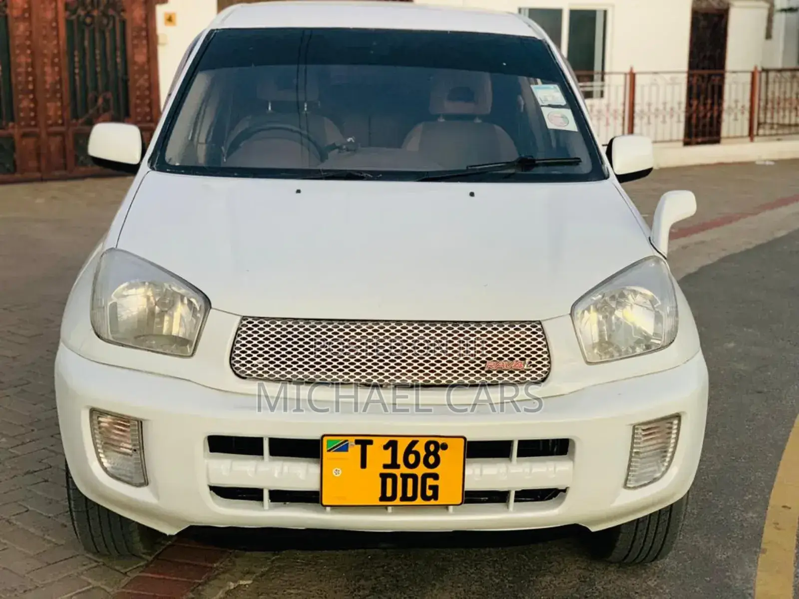 Toyota RAV4 Automatic 2003 White