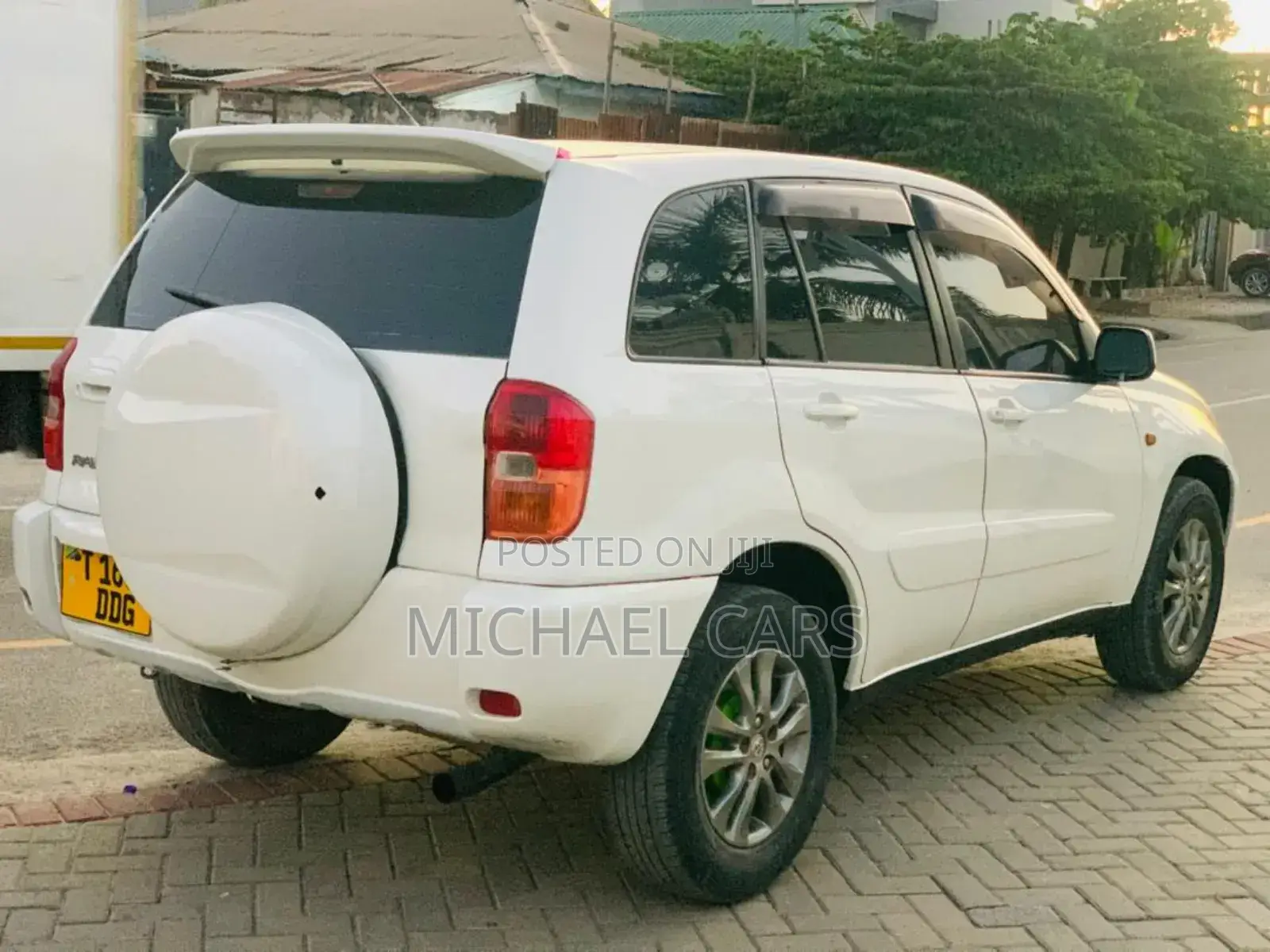 Toyota RAV4 Automatic 2003 White