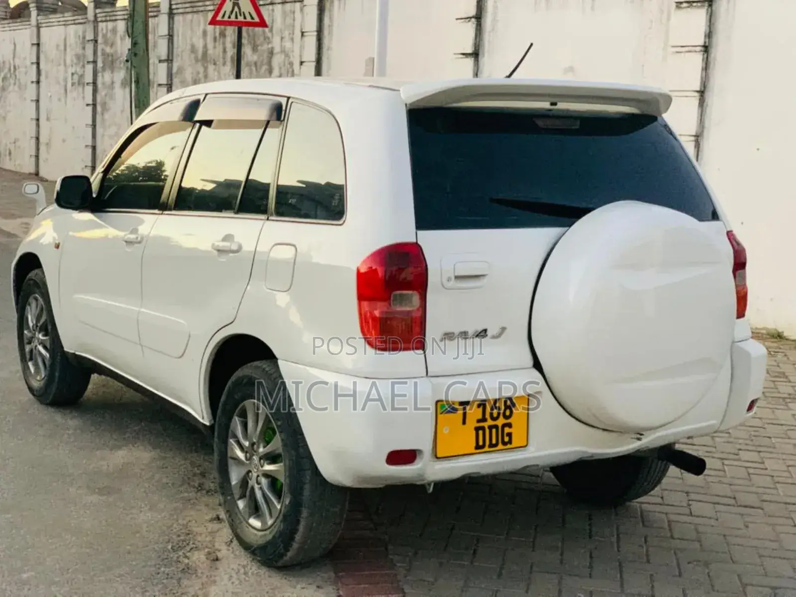 Toyota RAV4 Automatic 2003 White