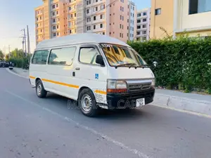 Toyota HiAce 1998 White
