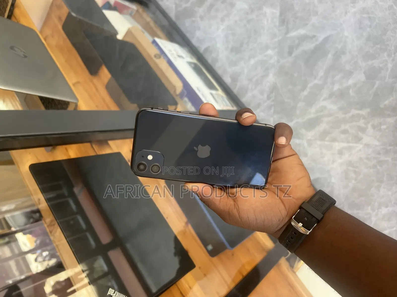Apple iPhone 11 64 GB Black
