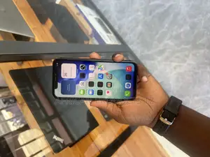 Apple iPhone 11 64 GB Black