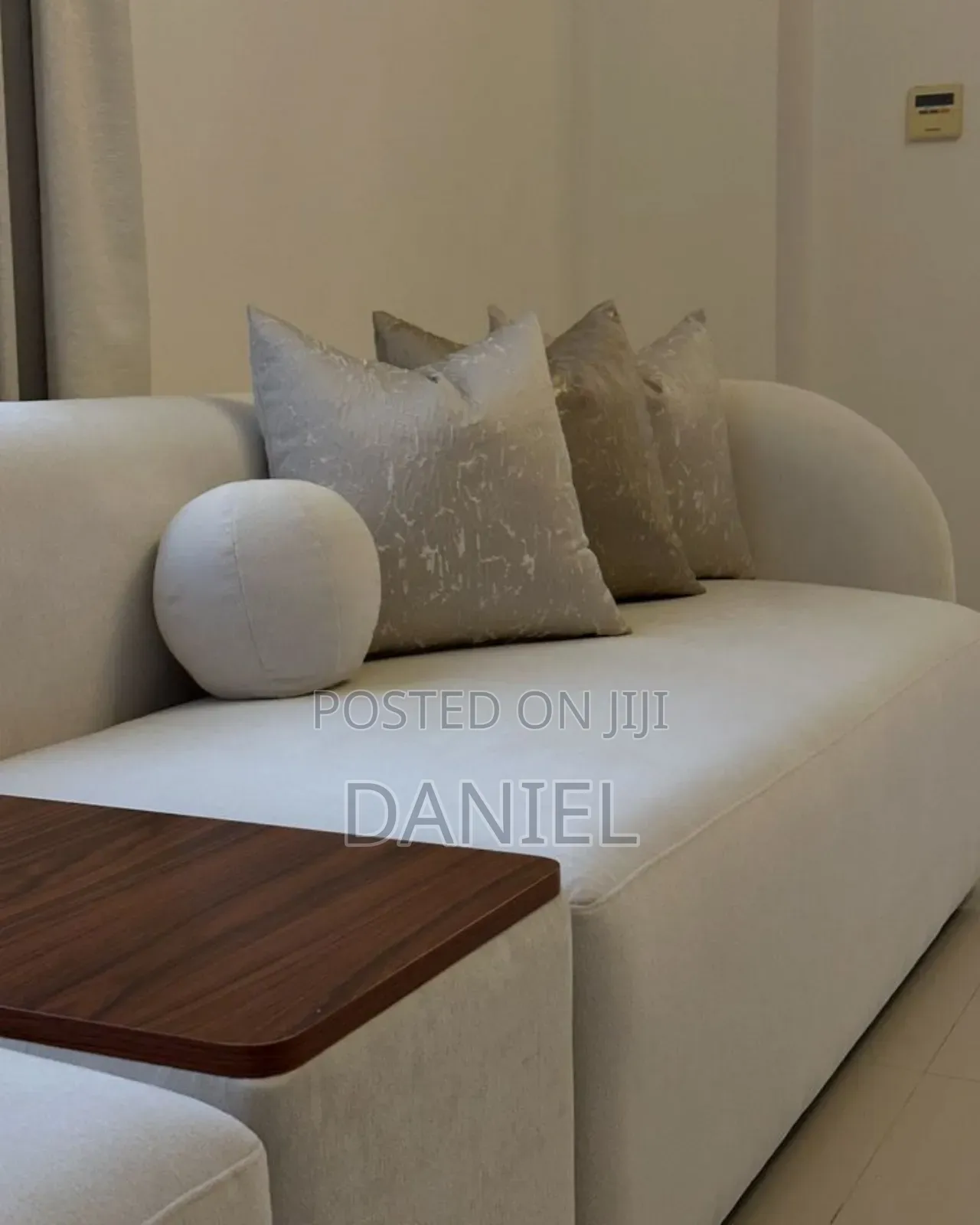 Sofa Set Ya Watu Wa Nne Cream Color