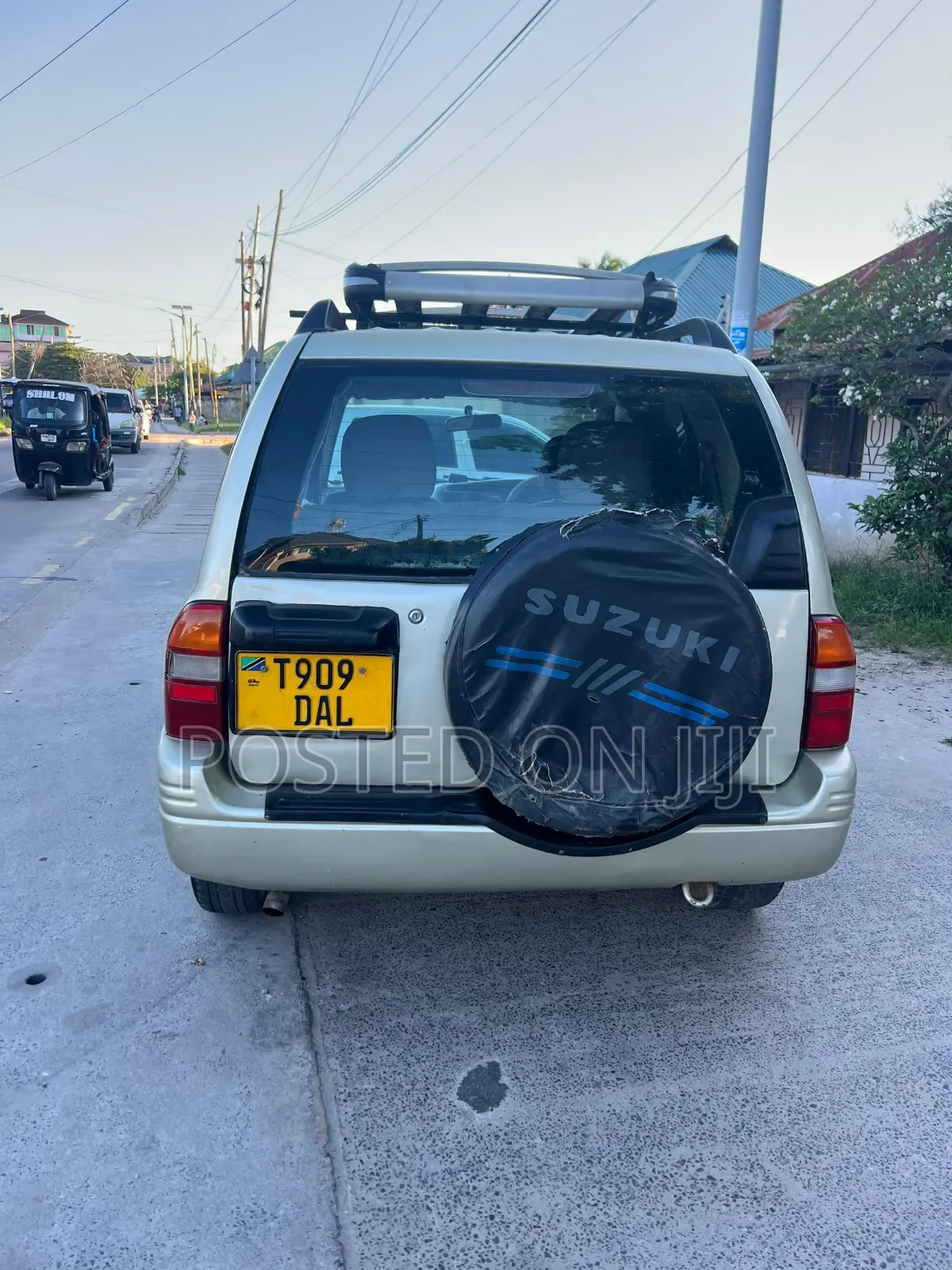 Suzuki Escudo 2005 Gold