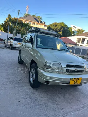 Suzuki Escudo 2005 Gold