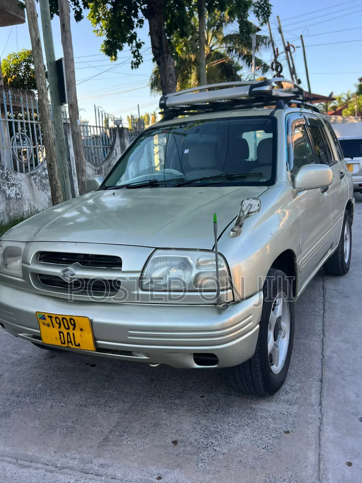 Suzuki Escudo 2005 Gold