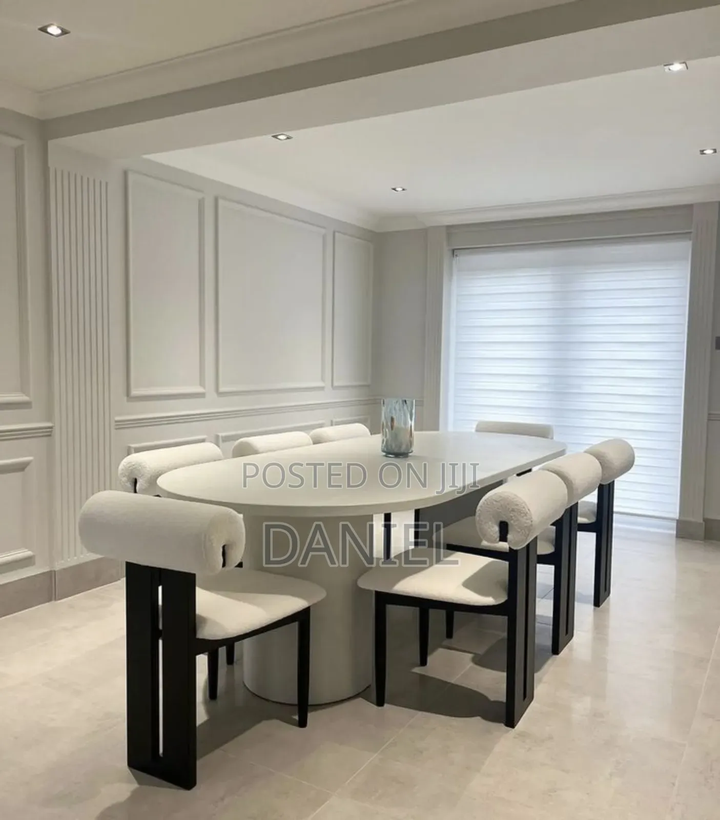 Dining Table Ya Kisasa Watu 8 White Color
