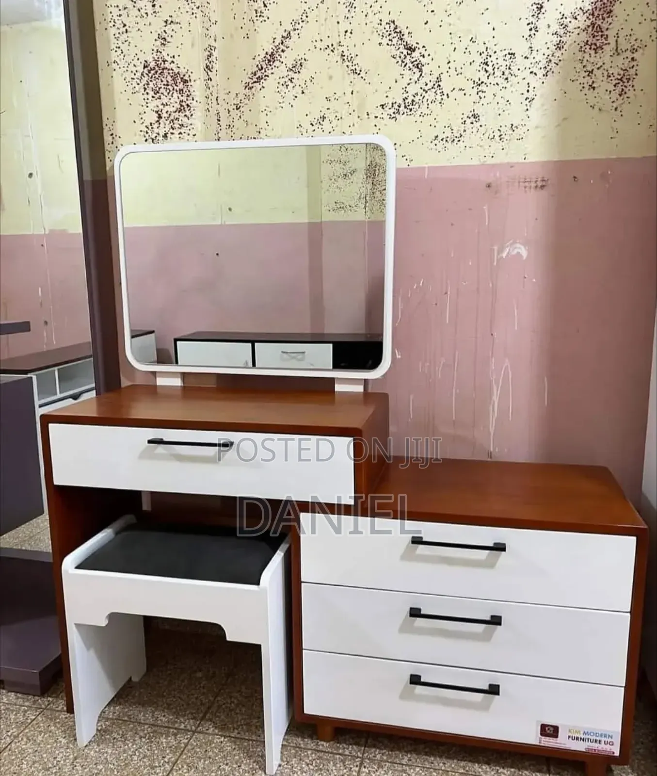 Dressing Table Ya Kisasa Multi Colored