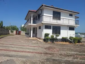 9bdrm House in Madale Mivumoni, Kinondoni for sale