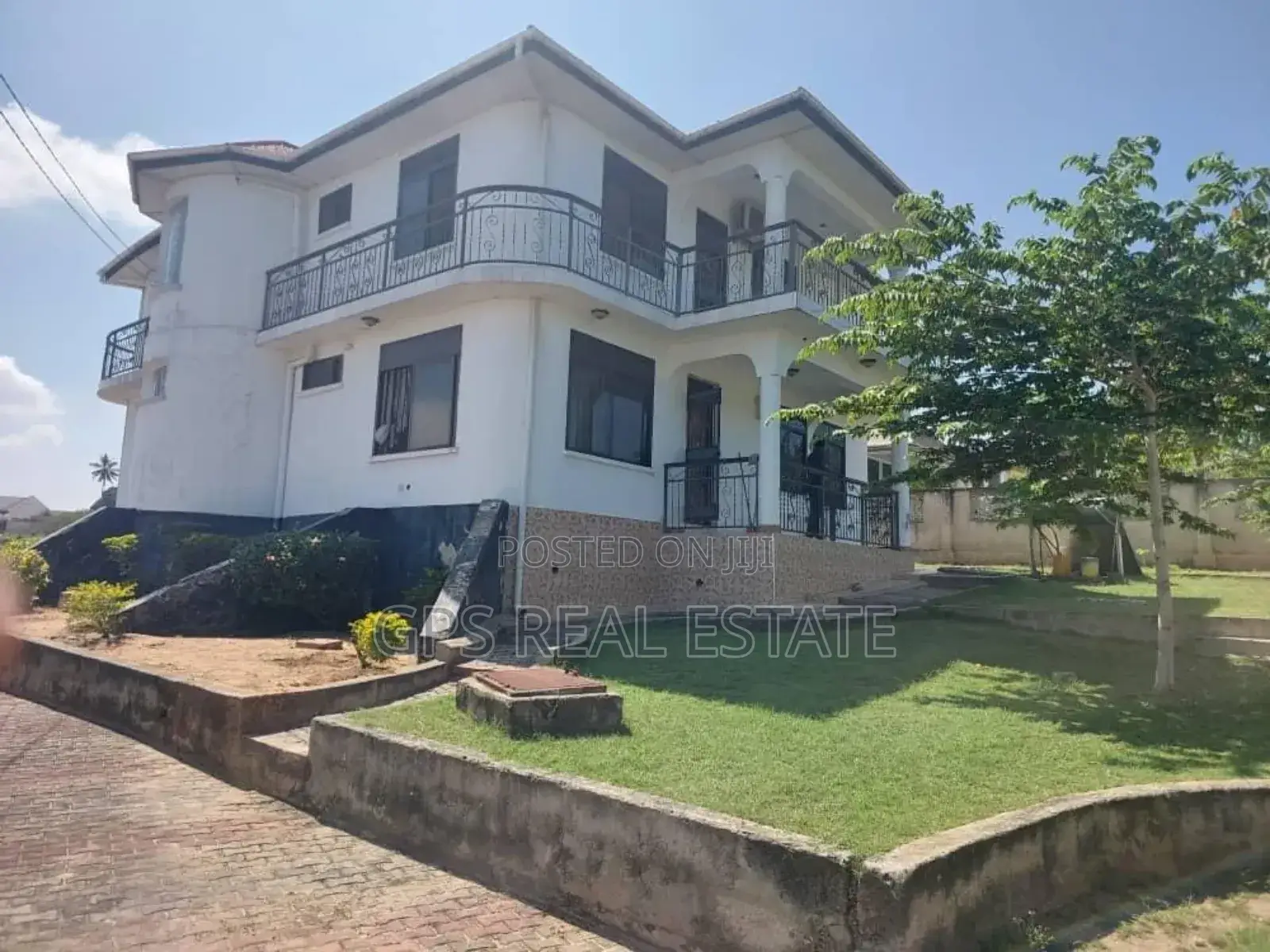 9bdrm House in Madale Mivumoni, Kinondoni for sale