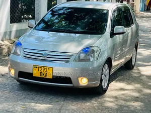 Toyota Raum 2004 Silver
