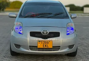 Toyota Vitz 2008 Silver