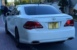 Toyota Crown 2009 White