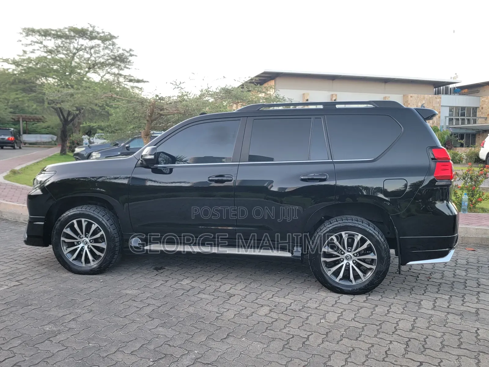 Toyota Land Cruiser Prado 2018 Black