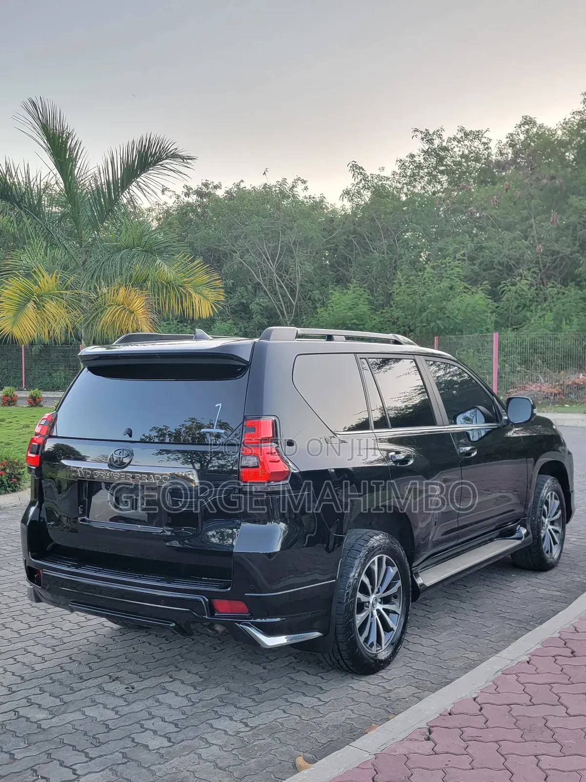 Toyota Land Cruiser Prado 2018 Black