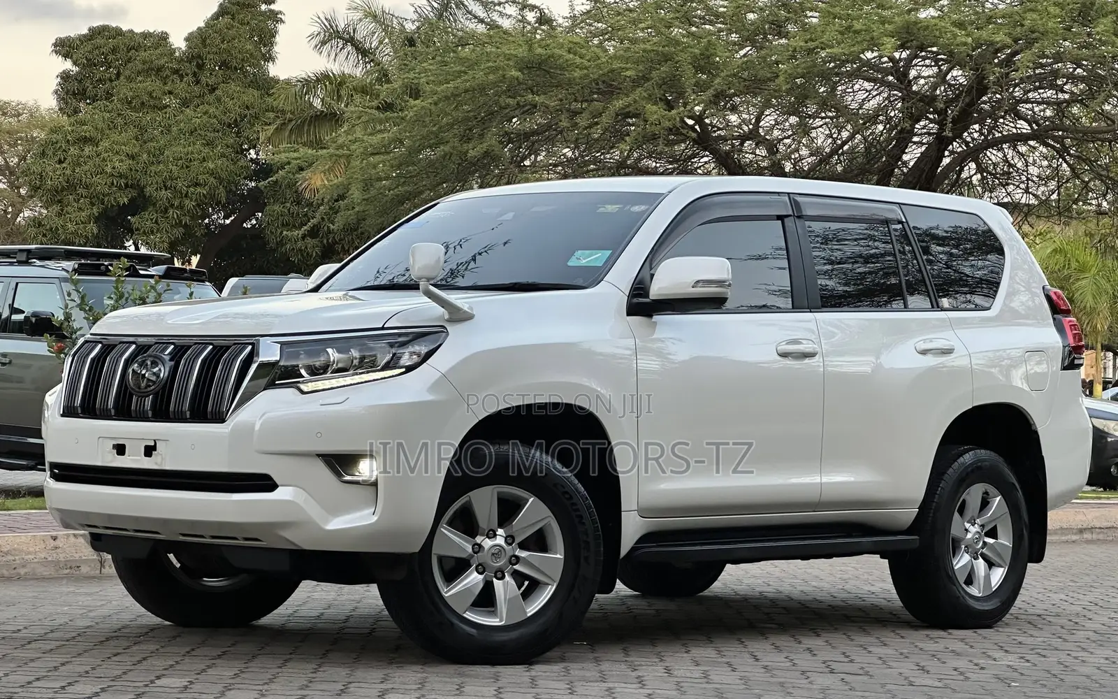 Toyota Land Cruiser Prado 2018 White