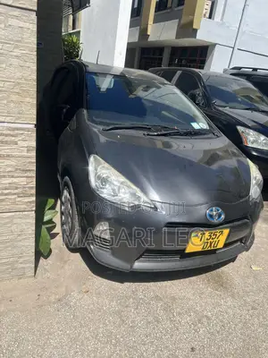 Toyota Aqua 2012 Gray