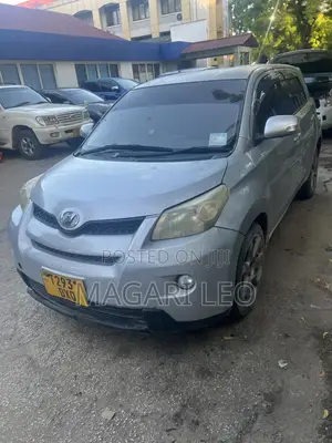 Toyota IST 2007 Silver