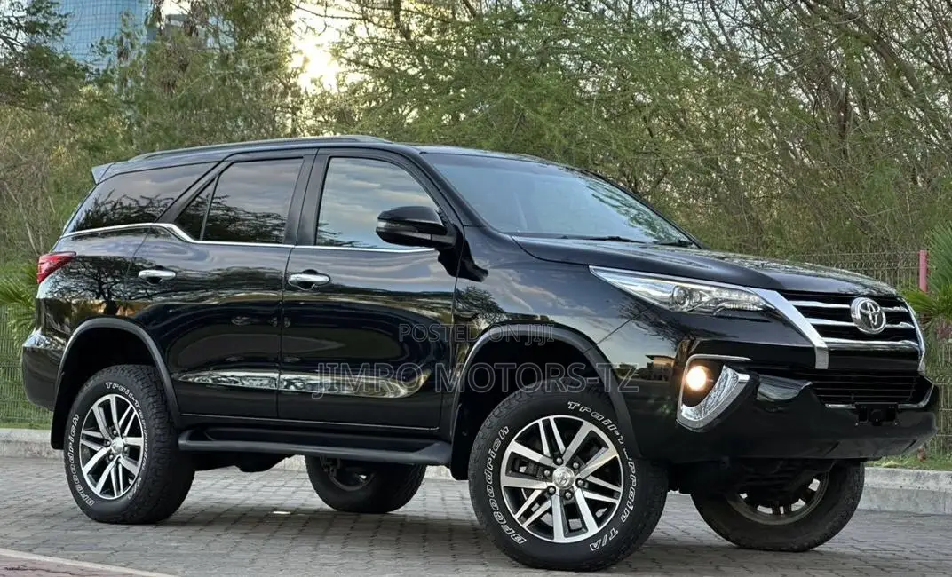 Toyota Fortuner 2018 Black