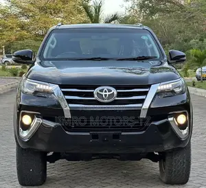 Toyota Fortuner 2018 Black