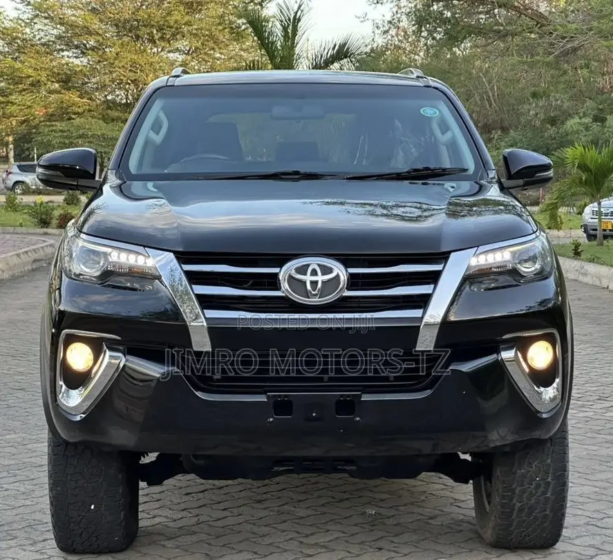 Toyota Fortuner 2018 Black
