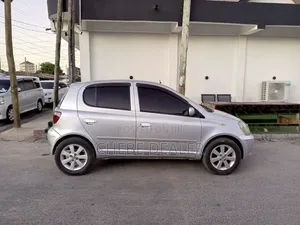 Toyota Vitz 2006 Silver