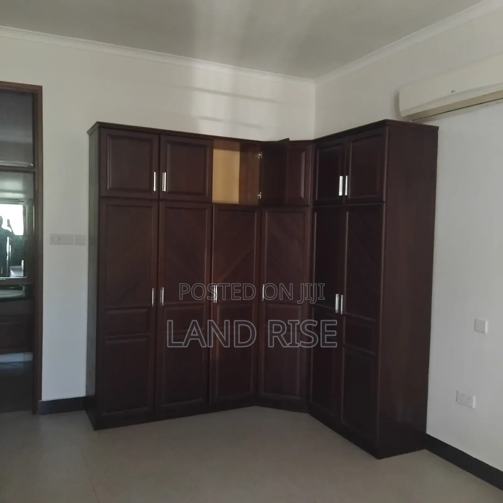 Furnished 6bdrm House in Mikocheni for rent