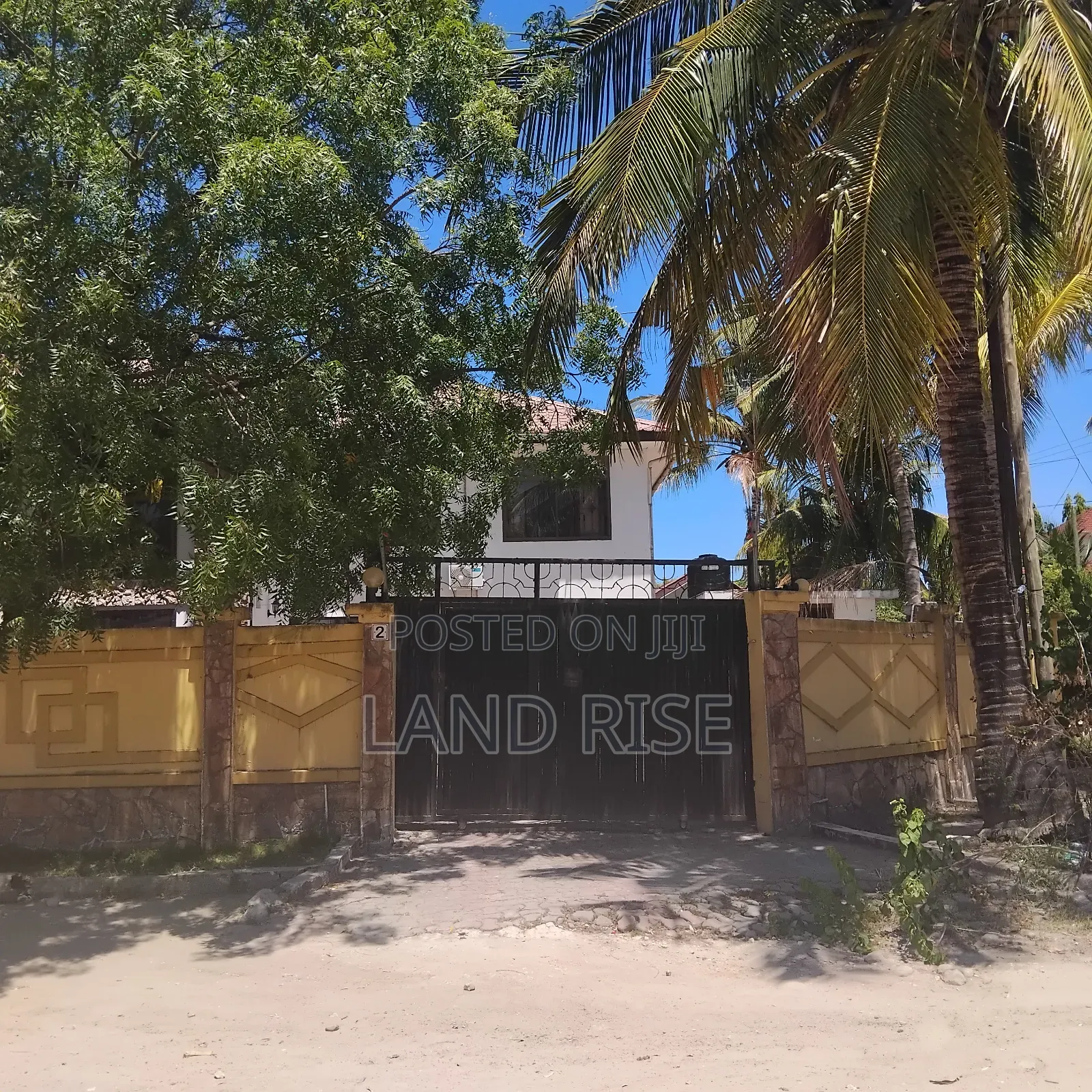 6bdrm House in Mikocheni for sale