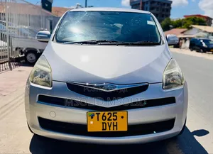 Toyota Ractis 2006 Silver