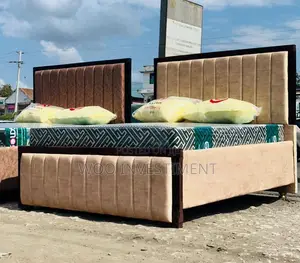 Classic Bedsofa Vipo Mbao Imara Sana Size 5/6 Na 6/6 Vinapatikana