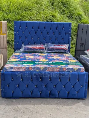 Classic Bedsofa Vipo Mbao Imara Sana Size 5/6 Na 6/6 Vinapatikana
