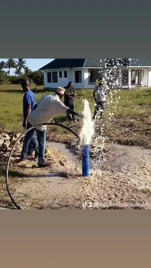 Wachimbaji Visima Mashambani Na Majumbani