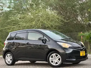 Toyota Ractis 2012 Black
