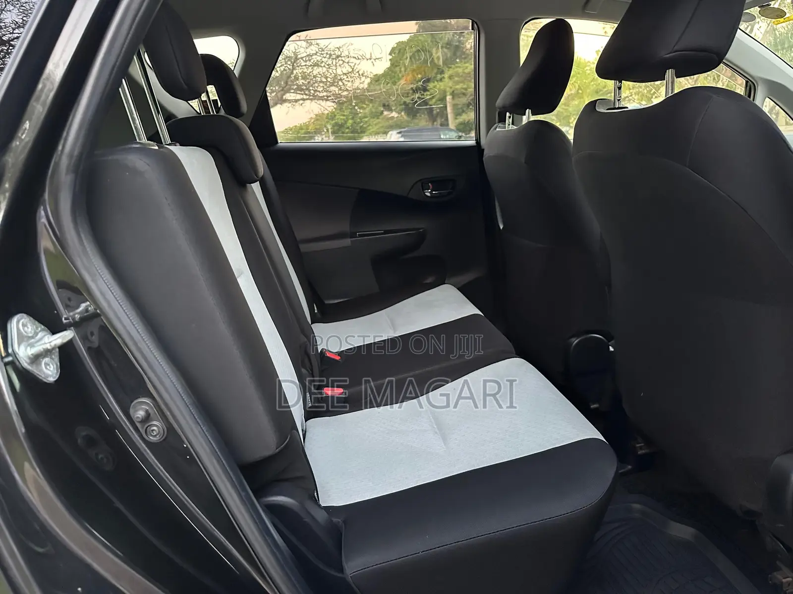 Toyota Ractis 2012 Black