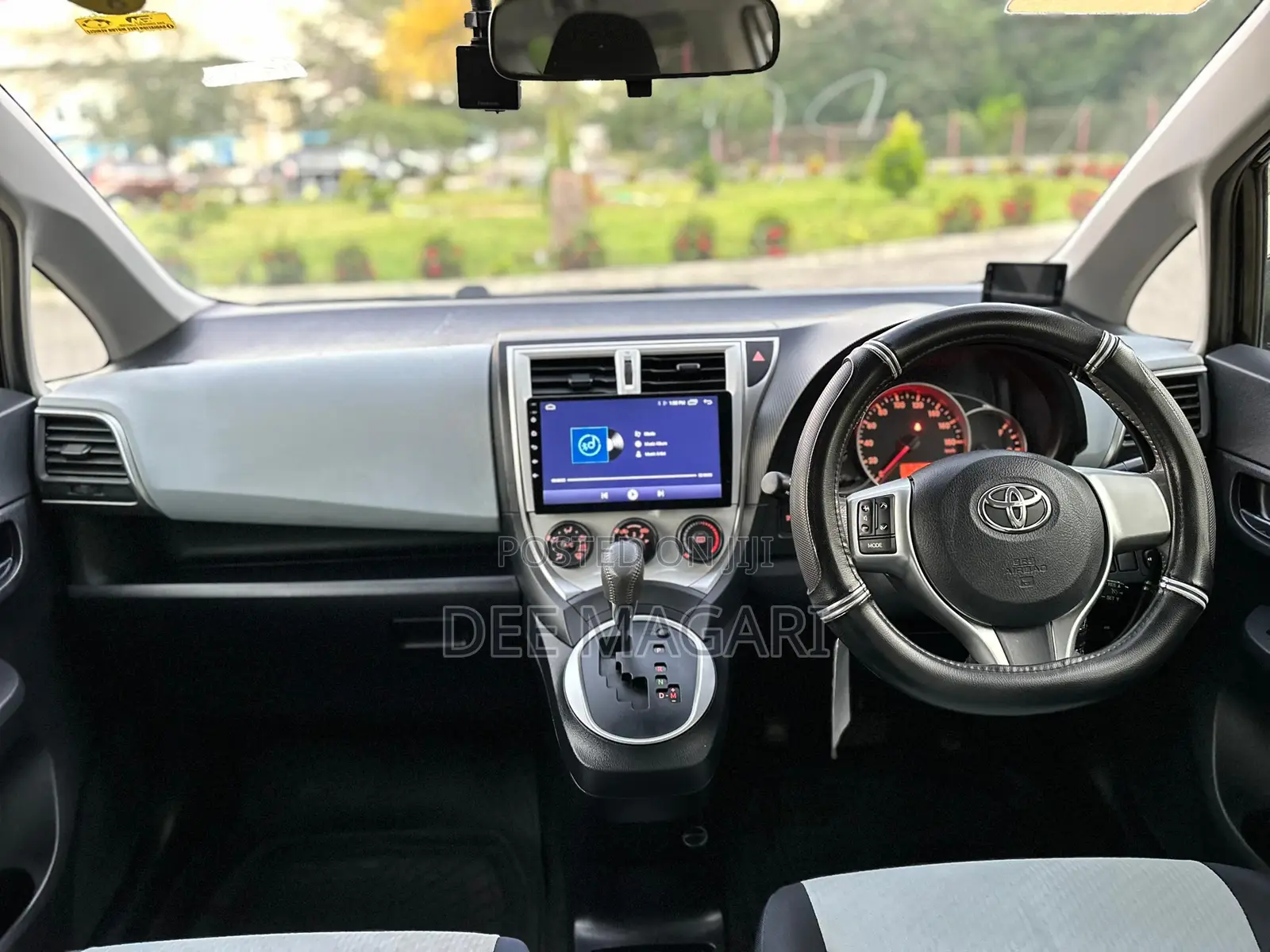 Toyota Ractis 2012 Black