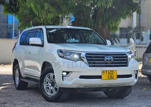 Toyota Land Cruiser 2018 White