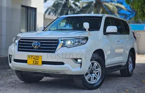 Toyota Land Cruiser 2018 White