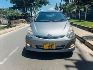Toyota Wish 2005 Gray