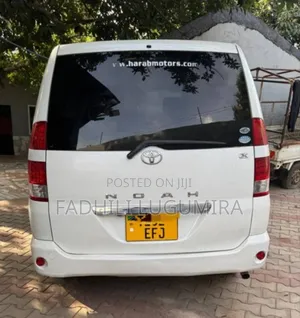 Toyota Noah 2003 White
