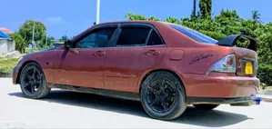 Toyota Altezza 2000 Maroon