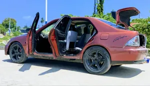 Toyota Altezza 2000 Maroon