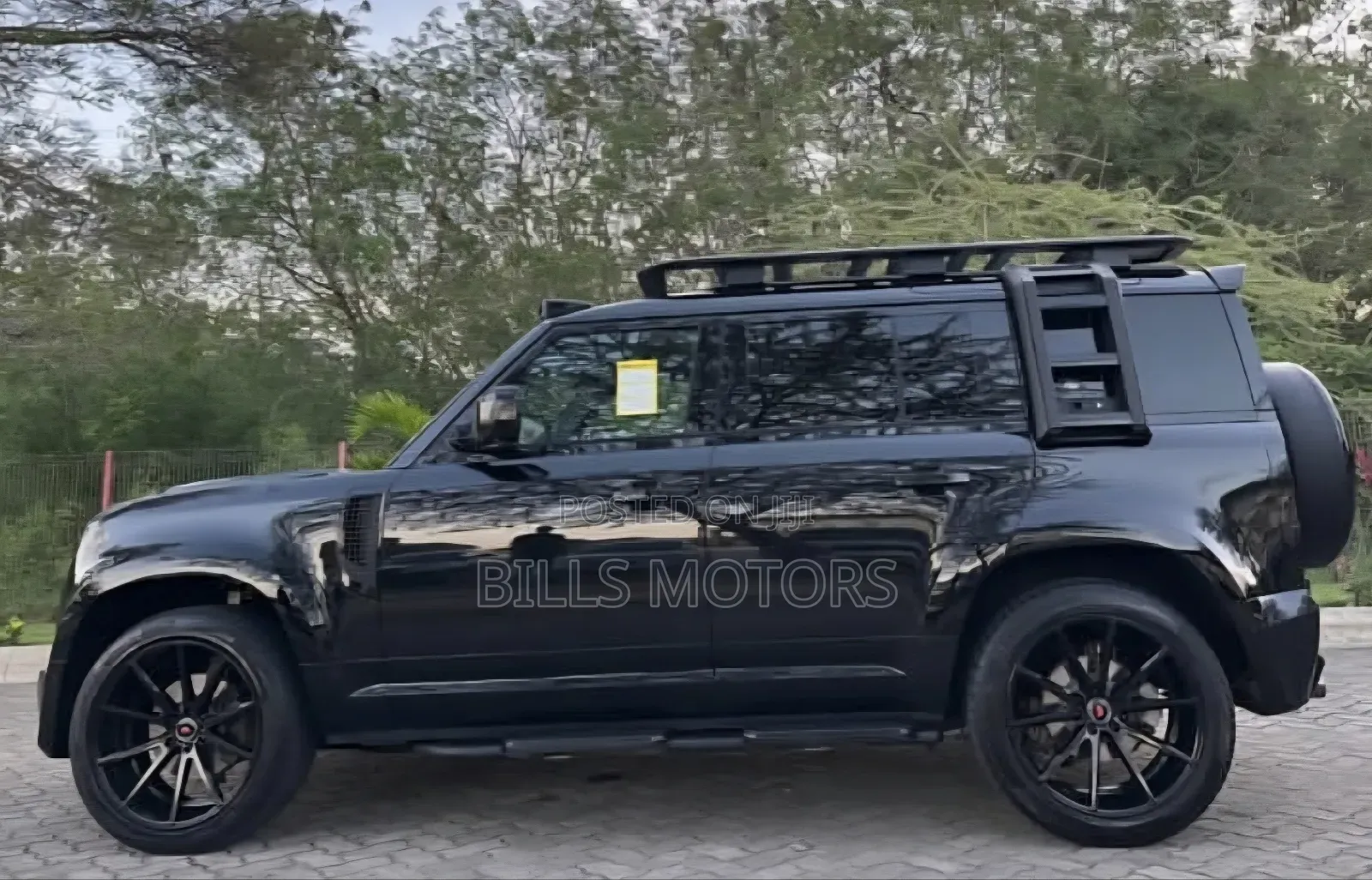Land Rover Defender 2022 Black