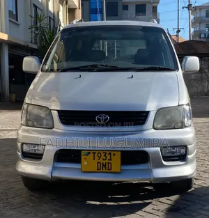Toyota Noah 2003 Silver