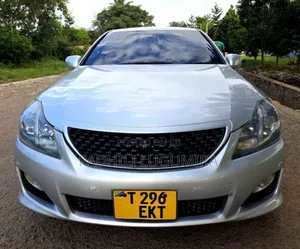 Toyota Crown 2011 Silver
