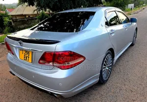Toyota Crown 2011 Silver