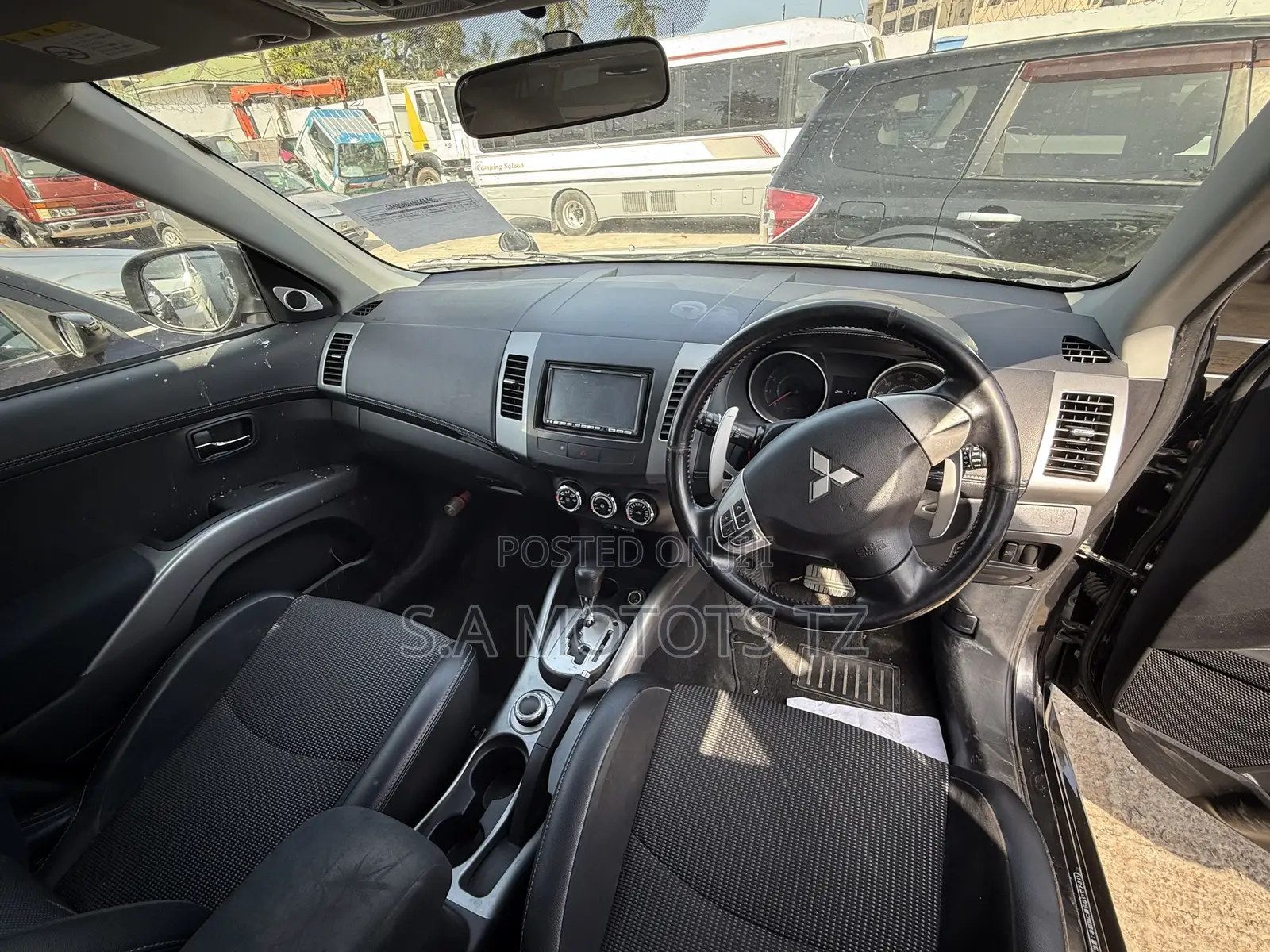 Mitsubishi Outlander XLS 2010 Black