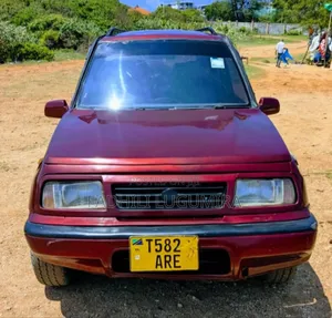 Suzuki Escudo 1999 Red