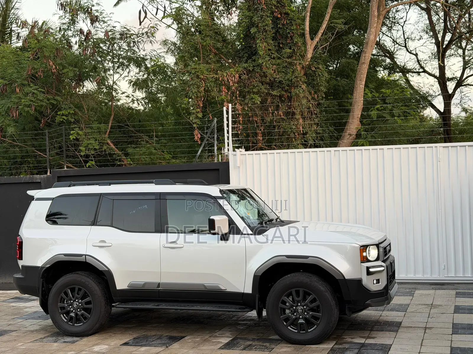 Toyota Land Cruiser Prado 2025