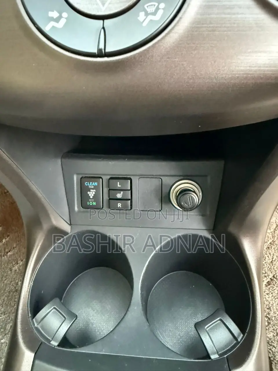 Toyota Vanguard 2008 Gold