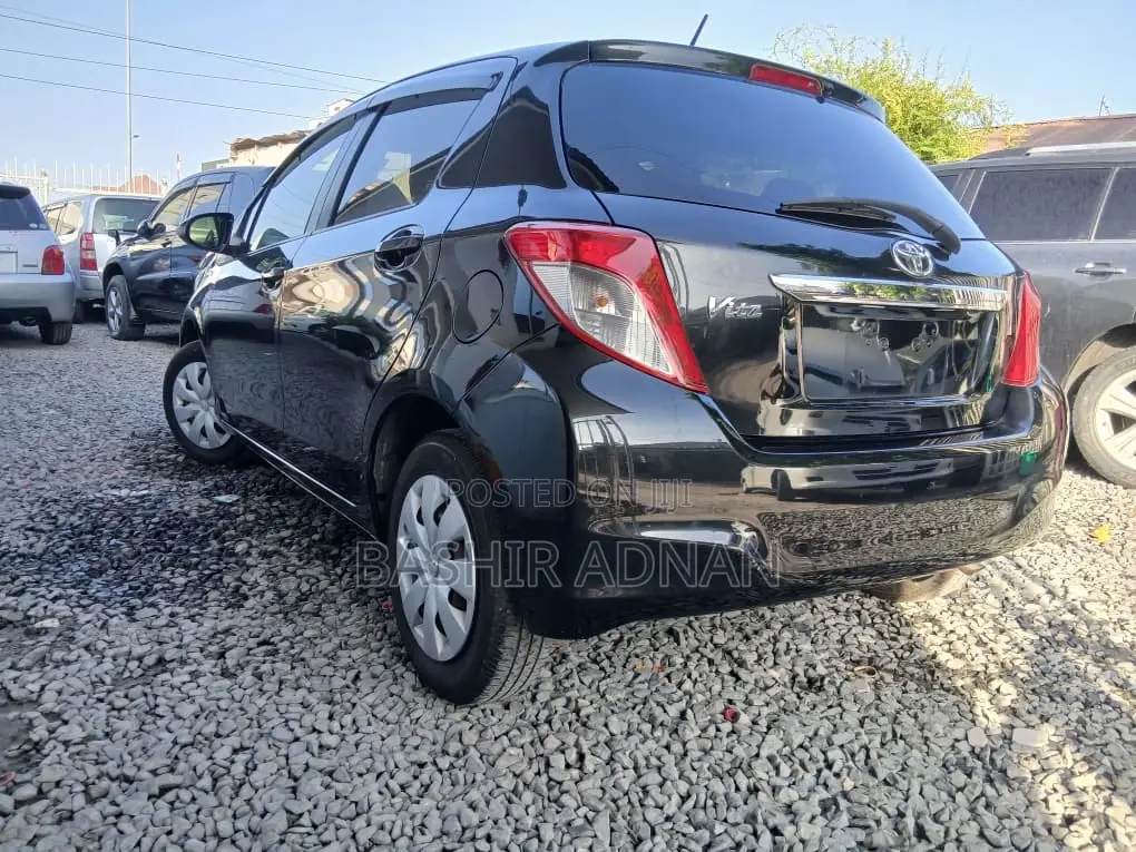 Toyota Vitz 2012 Black